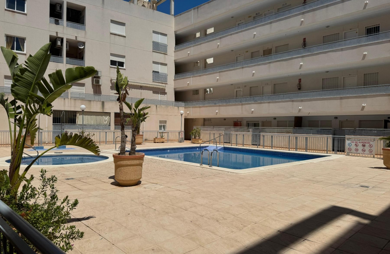 Resale - Apartment - Almoradí