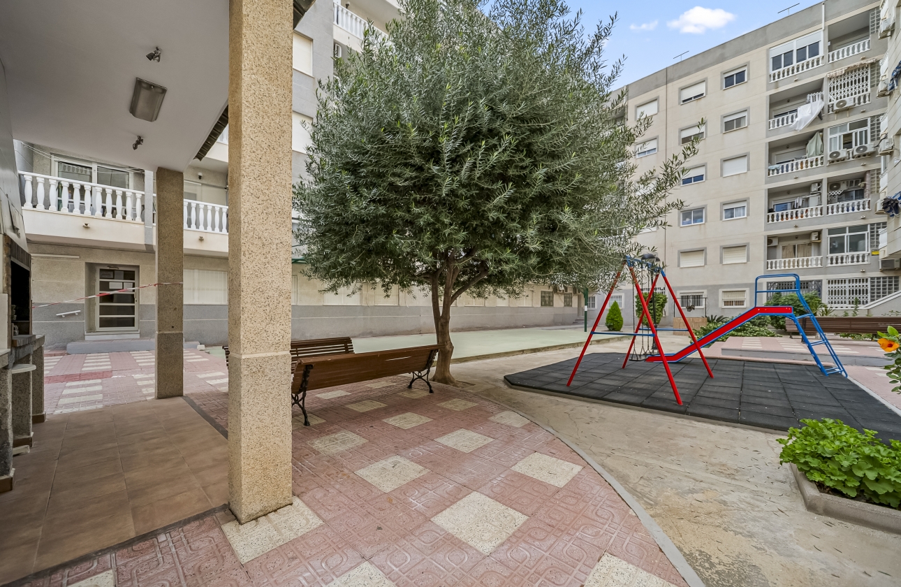 Resale - Apartment - Torrevieja - Centro