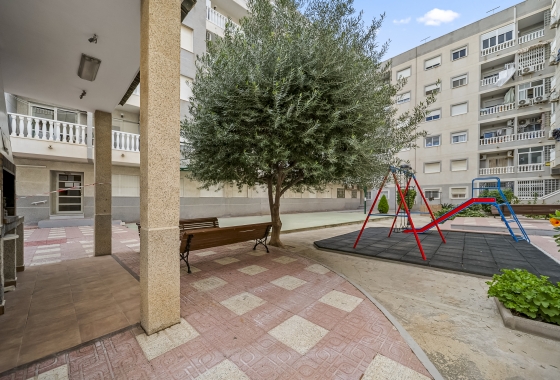 Resale - Apartment - Torrevieja - Centro