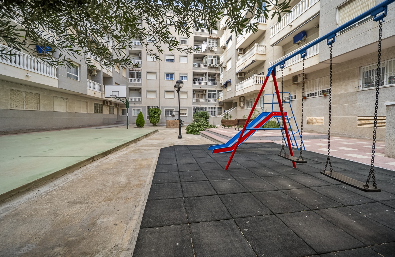 Resale - Apartment - Torrevieja - Centro