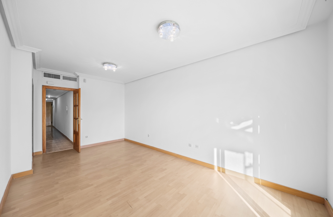 Resale - Penthouse - Torrevieja - Puerto