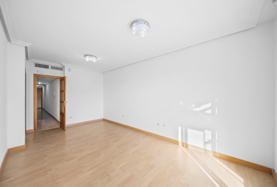 Resale - Penthouse - Torrevieja - Puerto