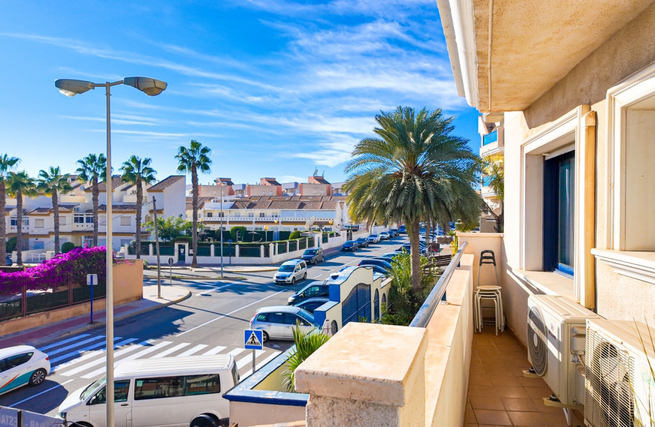 Resale - Apartment - Orihuela Costa - Cabo Roig