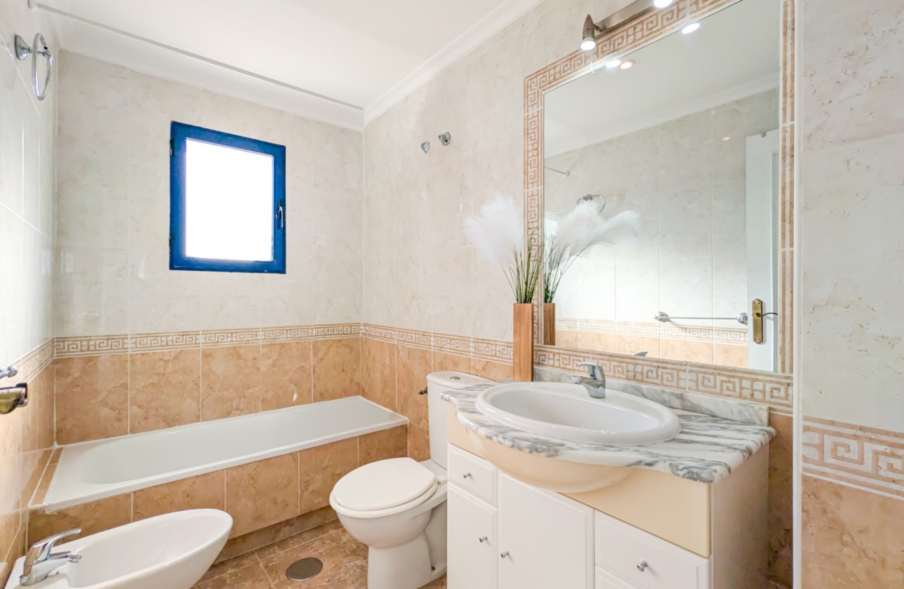 Resale - Apartment - Orihuela Costa - Cabo Roig