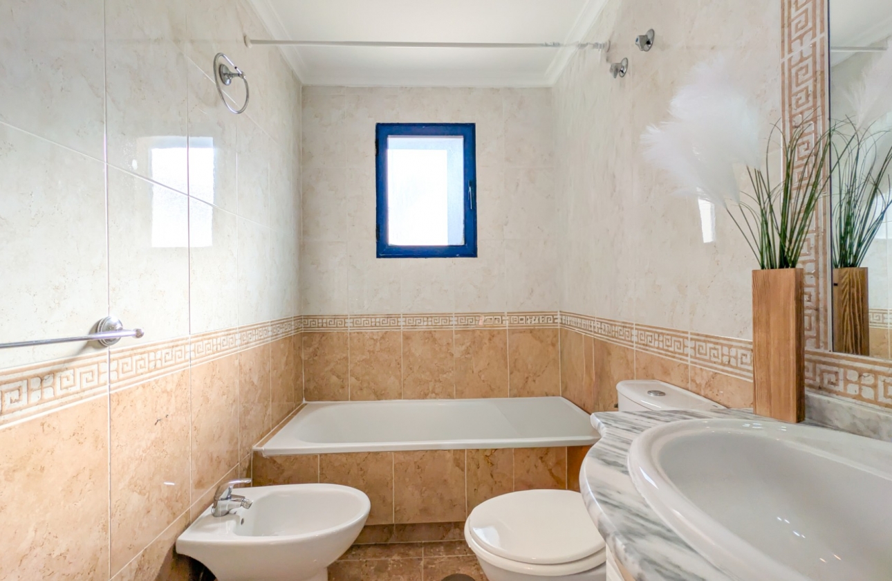 Resale - Apartment - Orihuela Costa - Cabo Roig