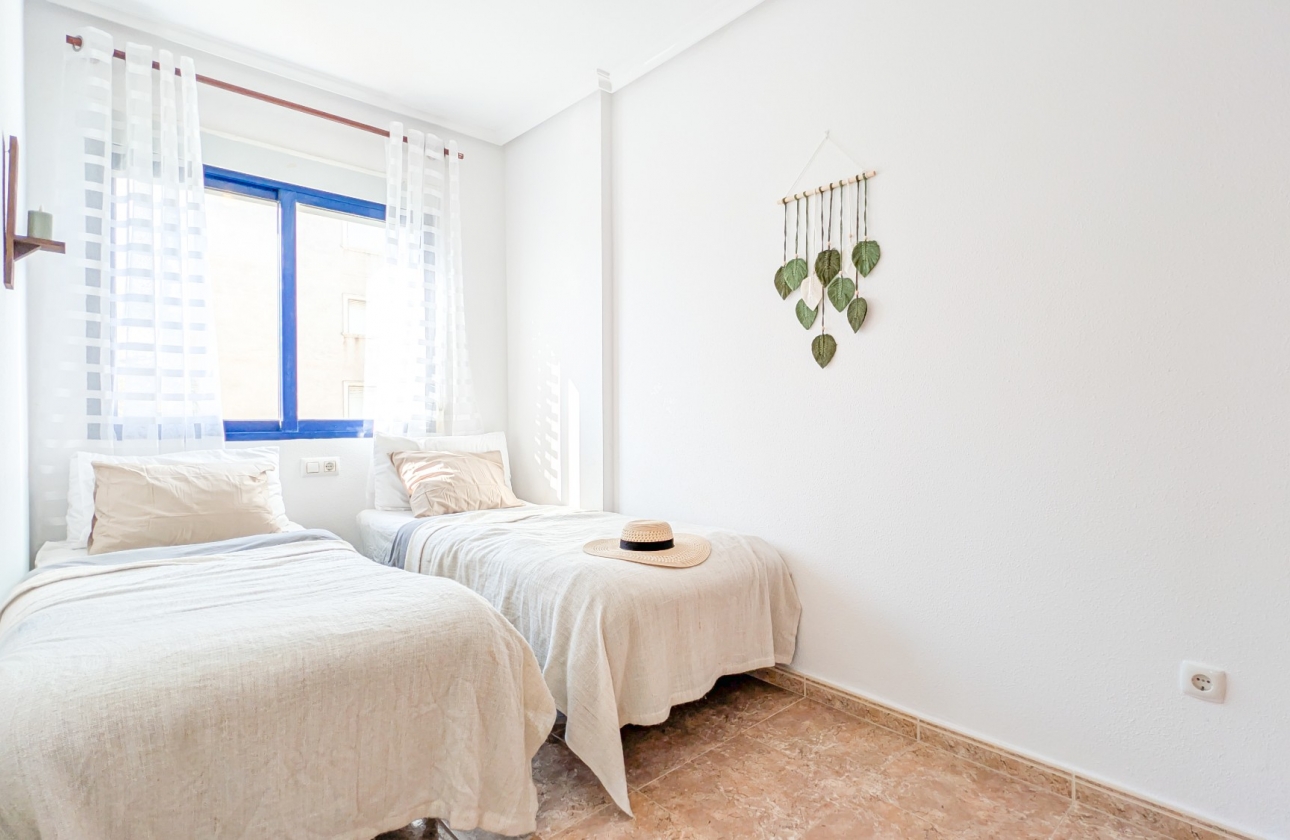 Resale - Apartment - Orihuela Costa - Cabo Roig