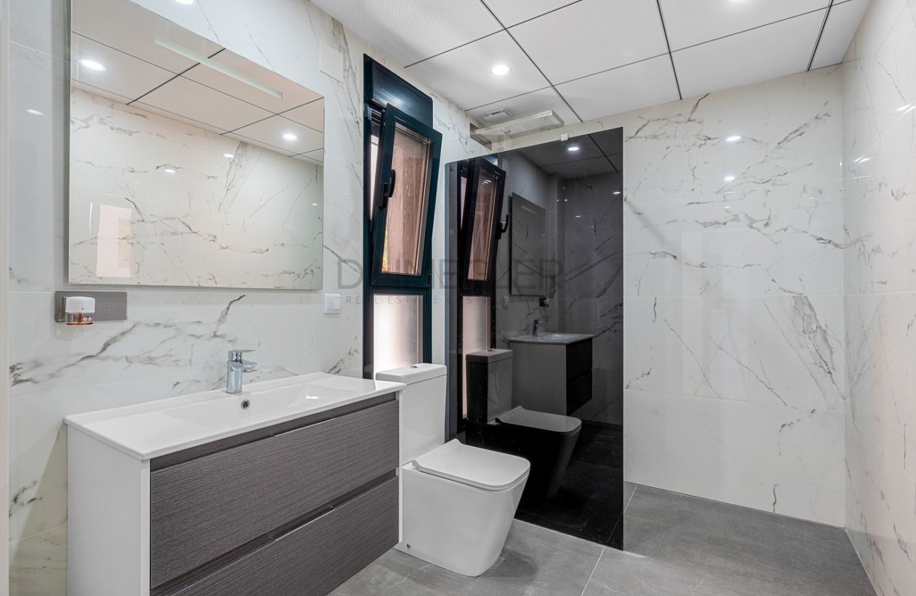 Resale - Villa - Orihuela Costa - Campoamor