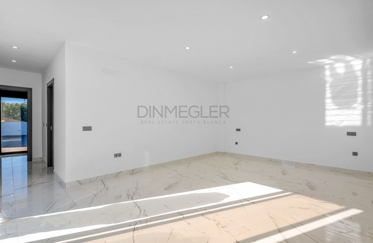 Resale - Villa - Orihuela Costa - Campoamor