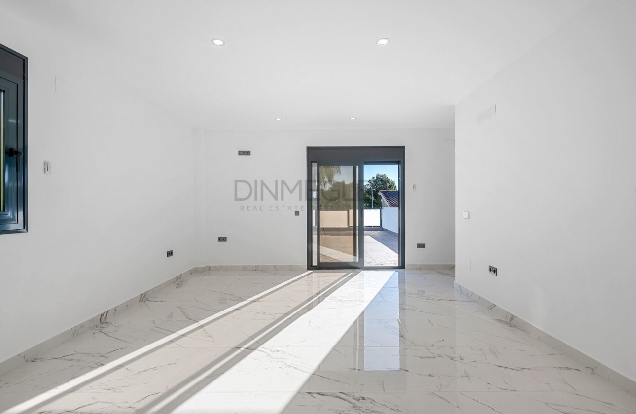 Resale - Villa - Orihuela Costa - Campoamor