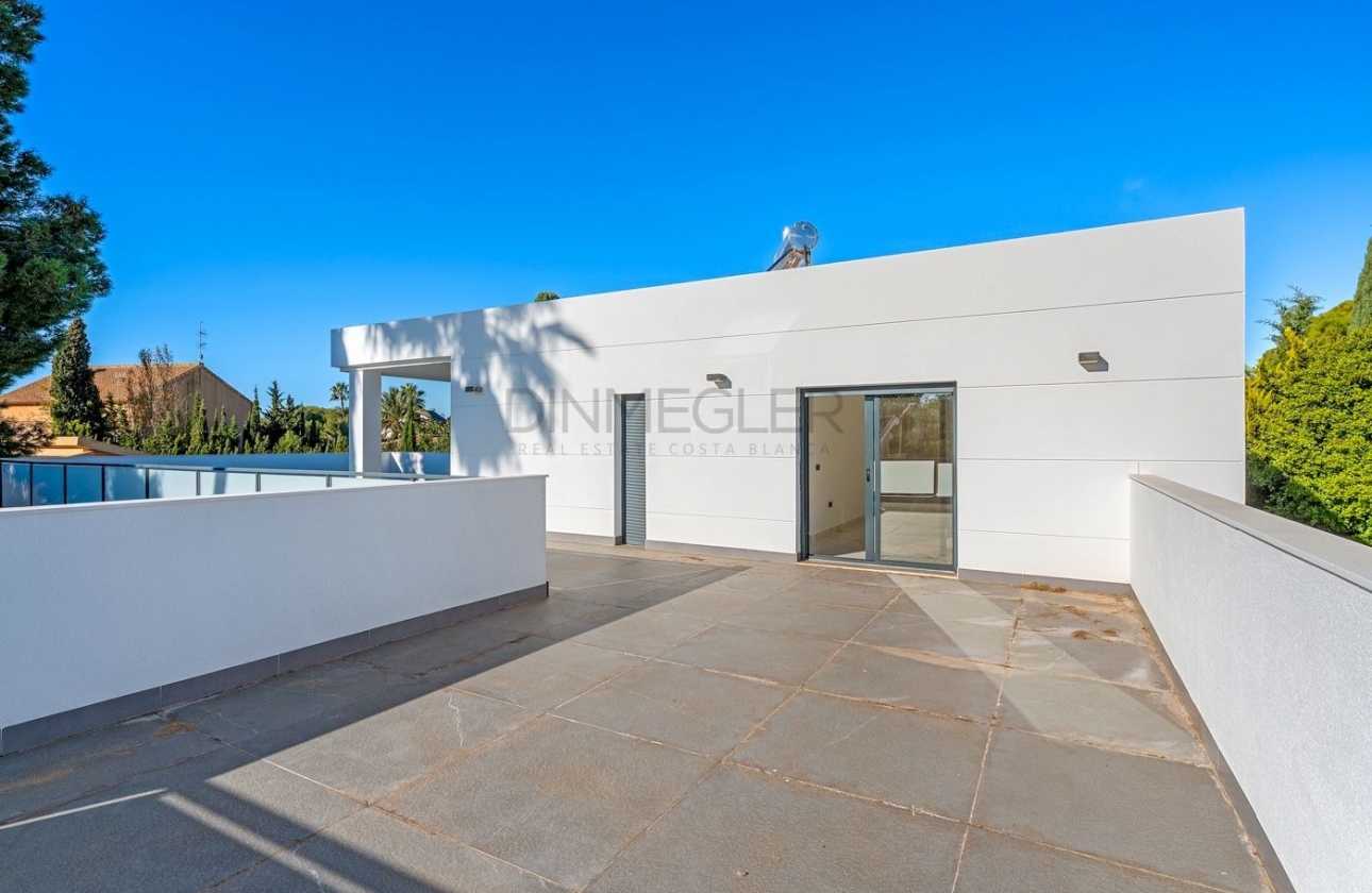 Resale - Villa - Orihuela Costa - Campoamor