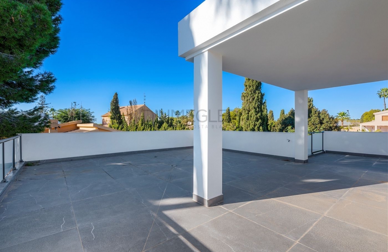 Resale - Villa - Orihuela Costa - Campoamor