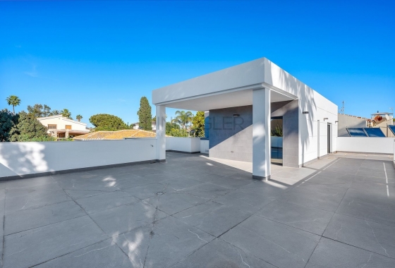 Resale - Villa - Orihuela Costa - Campoamor