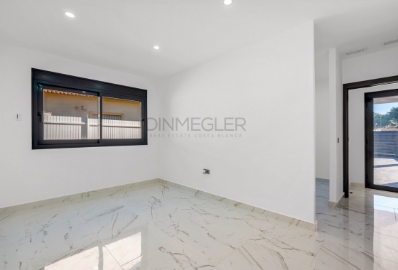 Resale - Villa - Orihuela Costa - Campoamor