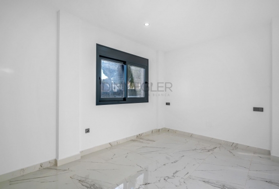 Resale - Villa - Orihuela Costa - Campoamor