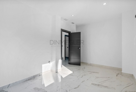 Resale - Villa - Orihuela Costa - Campoamor