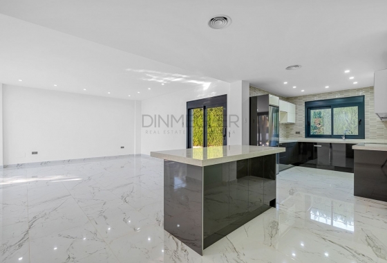 Resale - Villa - Orihuela Costa - Campoamor