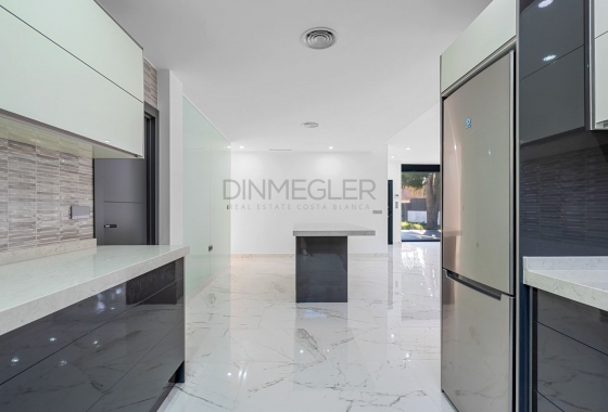 Resale - Villa - Orihuela Costa - Campoamor