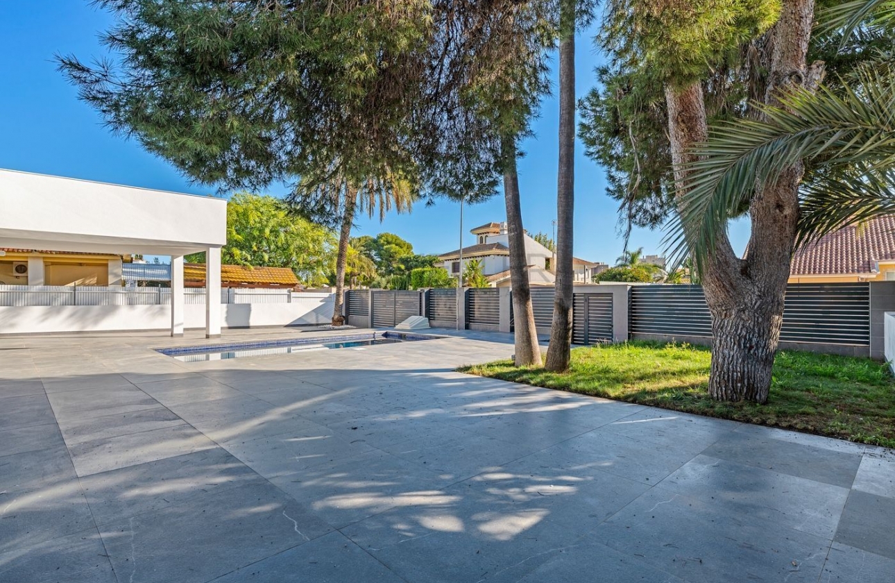 Resale - Villa - Orihuela Costa - Campoamor