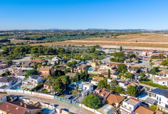 Resale - Villa - Orihuela Costa - Campoamor