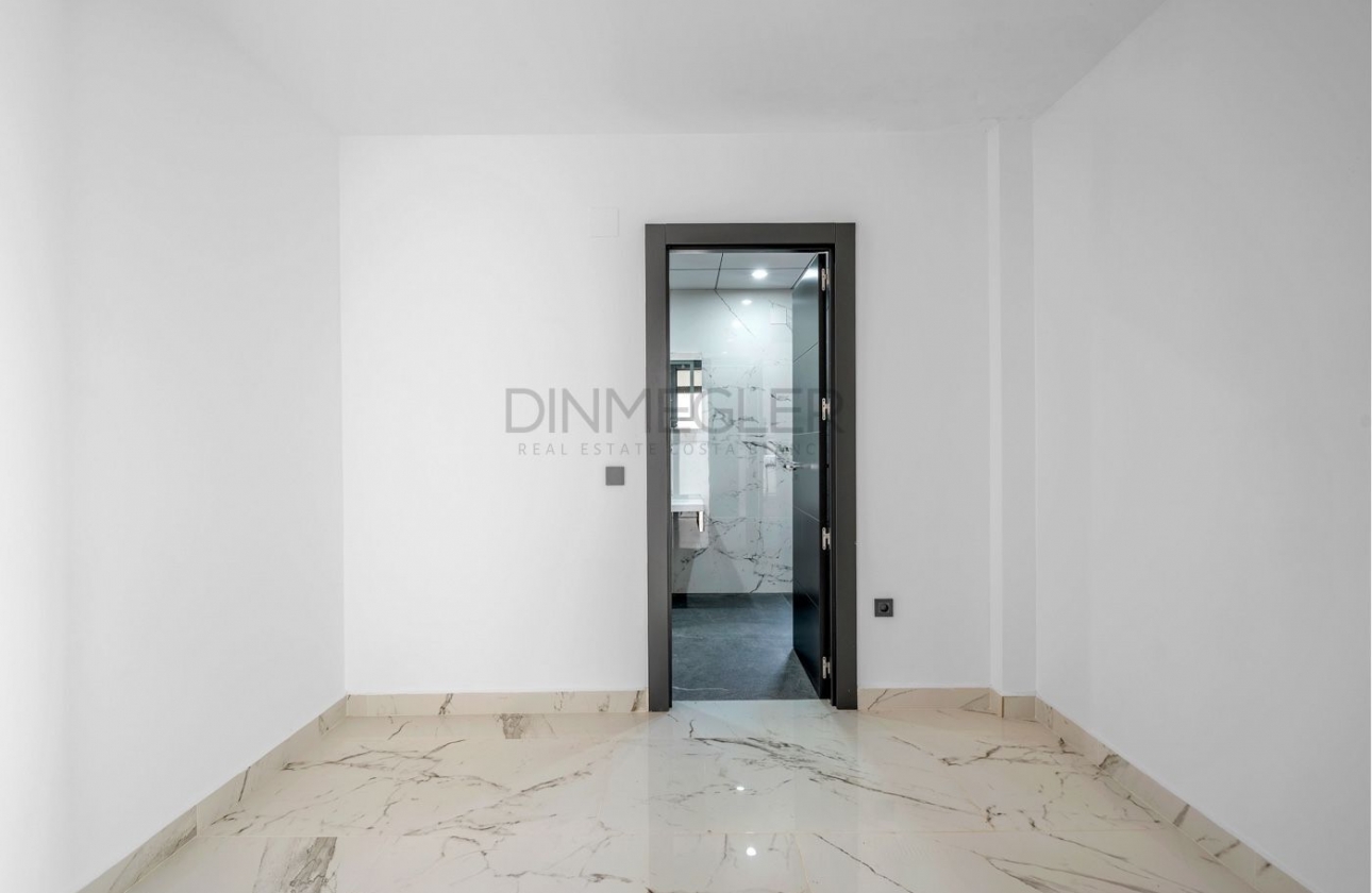 Resale - Villa - Orihuela Costa - Campoamor