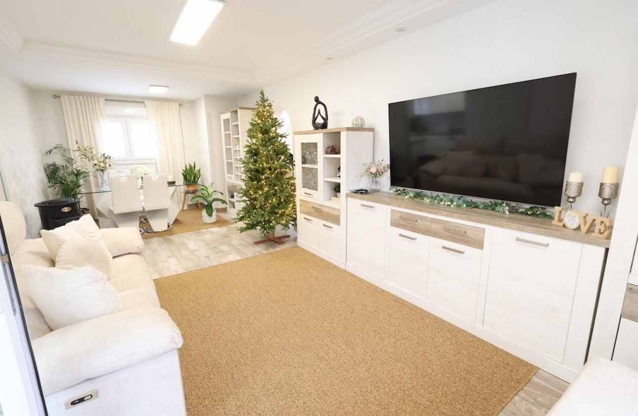 Resale - Villa - San Miguel de Salinas - Las Filipinas