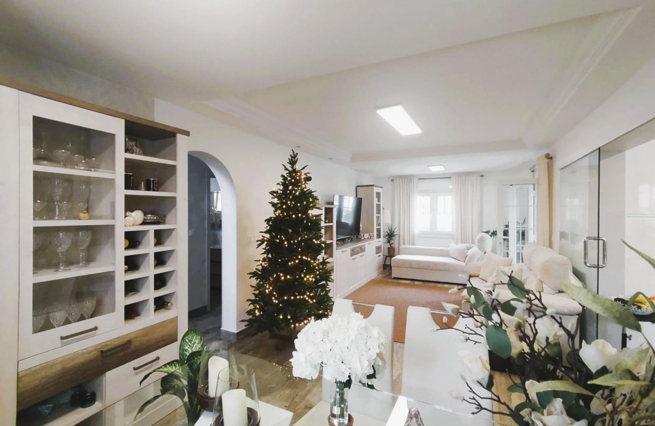 Resale - Villa - San Miguel de Salinas - Las Filipinas