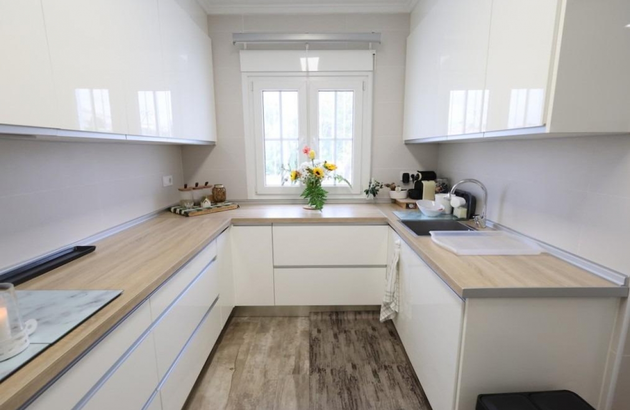 Resale - Villa - San Miguel de Salinas - Las Filipinas