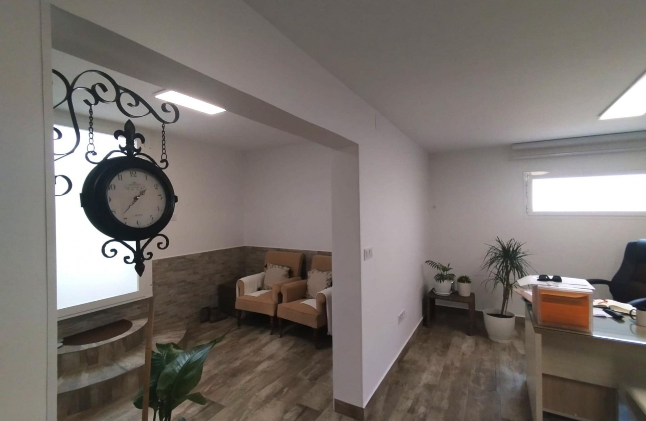 Resale - Villa - San Miguel de Salinas - Las Filipinas