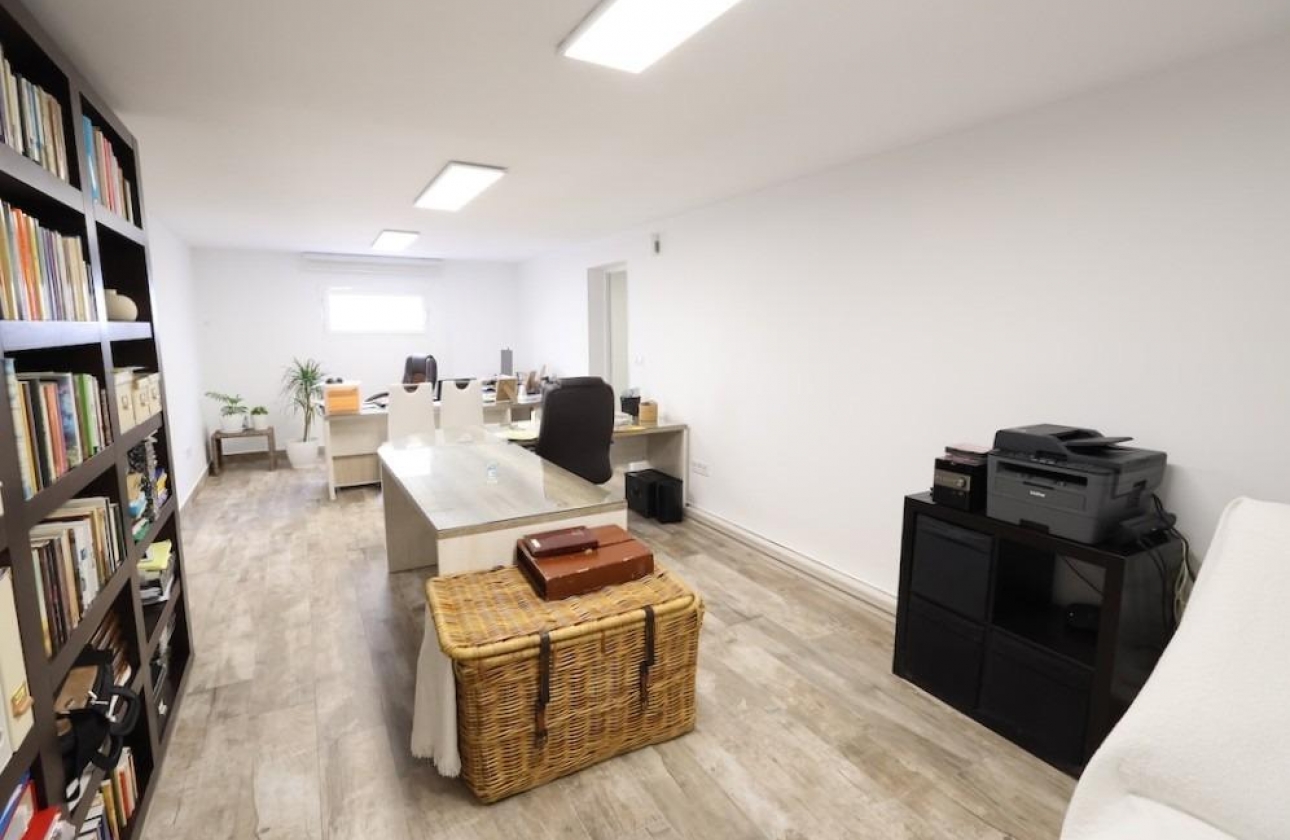 Resale - Villa - San Miguel de Salinas - Las Filipinas