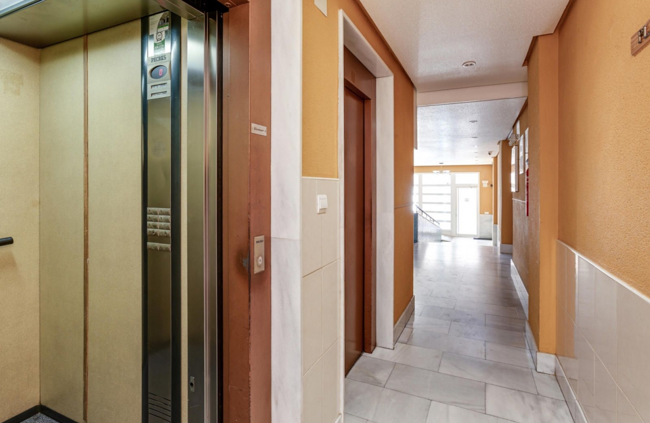 Resale - Apartment - Torrevieja - Playa del Cura