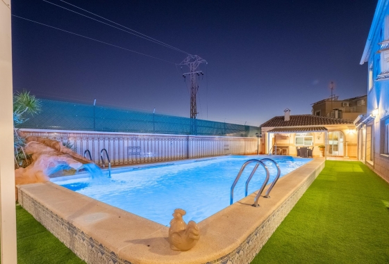 Resale - Villa - Torrevieja - El Chaparral