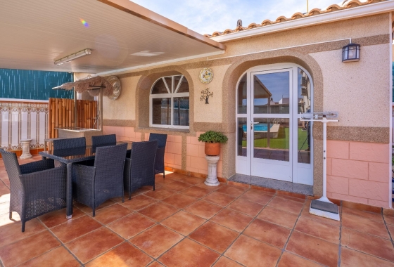 Resale - Villa - Torrevieja - El Chaparral