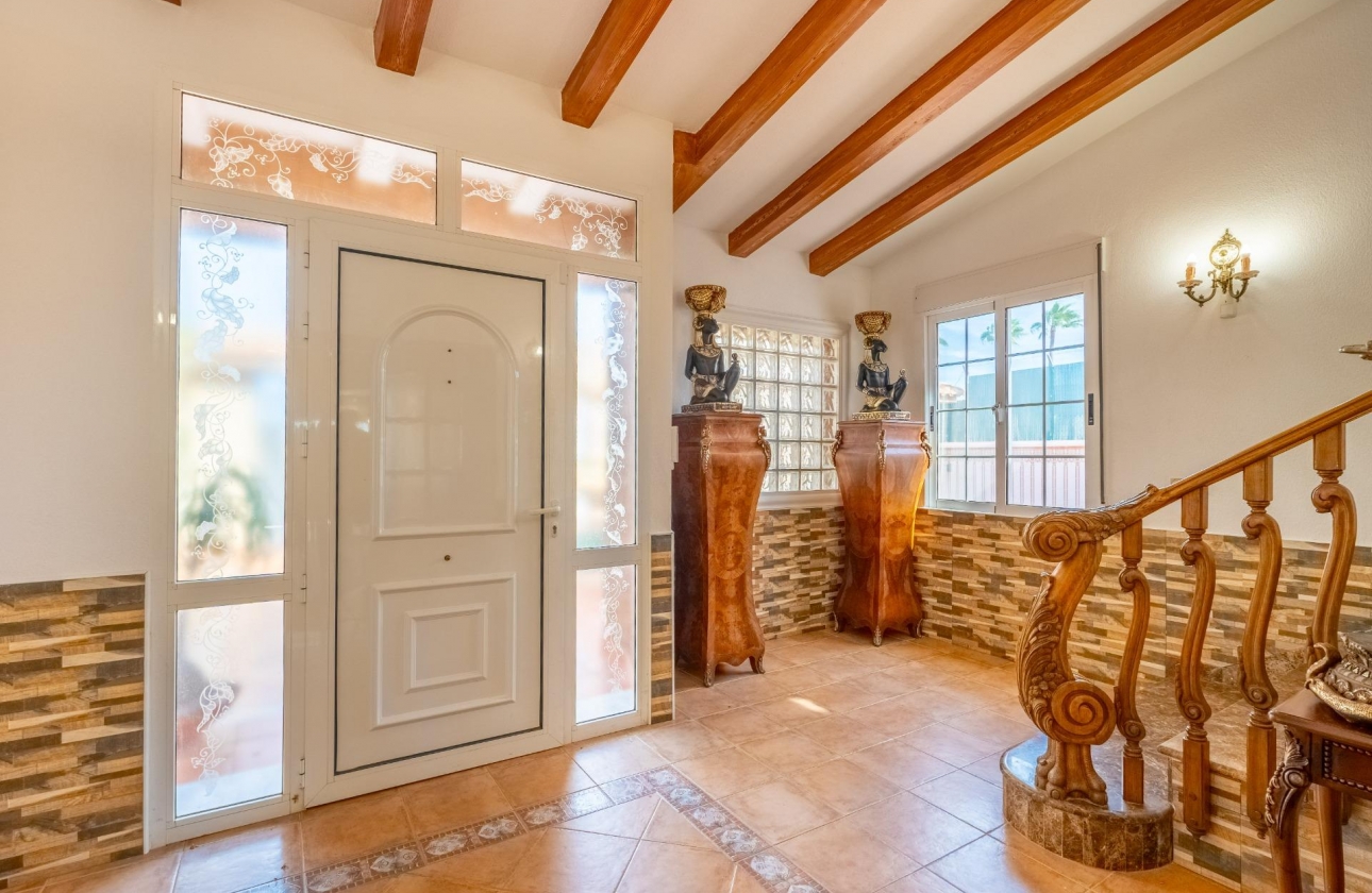 Resale - Villa - Torrevieja - El Chaparral