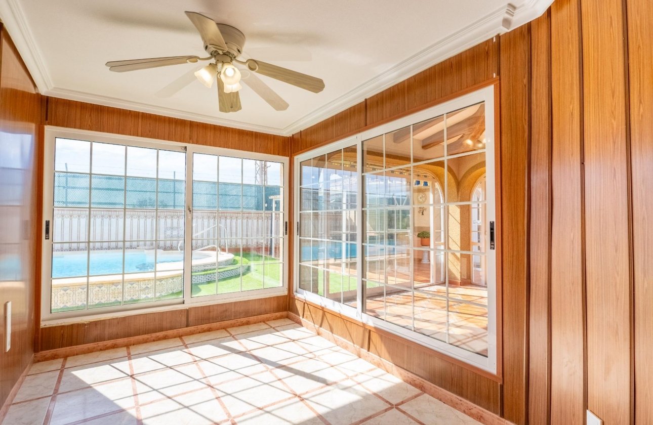 Resale - Villa - Torrevieja - El Chaparral