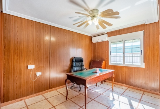 Resale - Villa - Torrevieja - El Chaparral