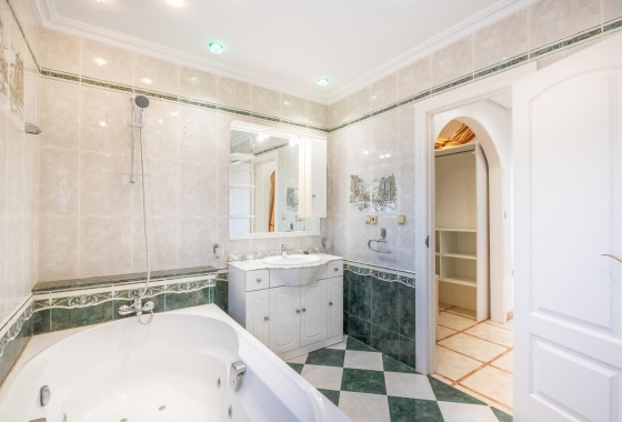 Resale - Villa - Torrevieja - El Chaparral