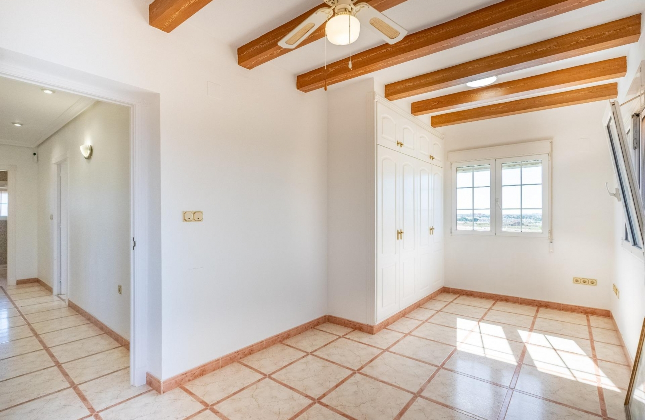 Resale - Villa - Torrevieja - El Chaparral