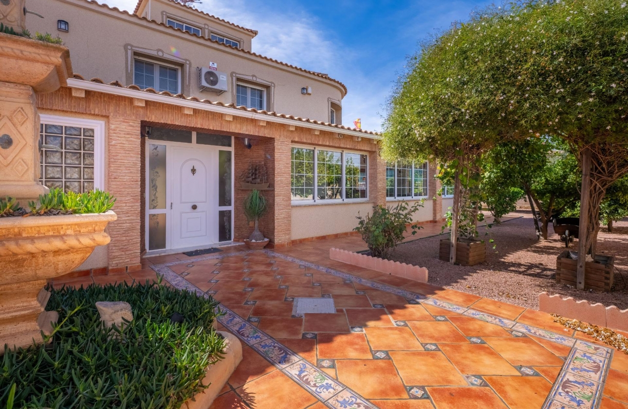 Resale - Villa - Torrevieja - El Chaparral