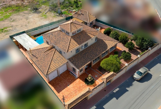 Resale - Villa - Torrevieja - El Chaparral