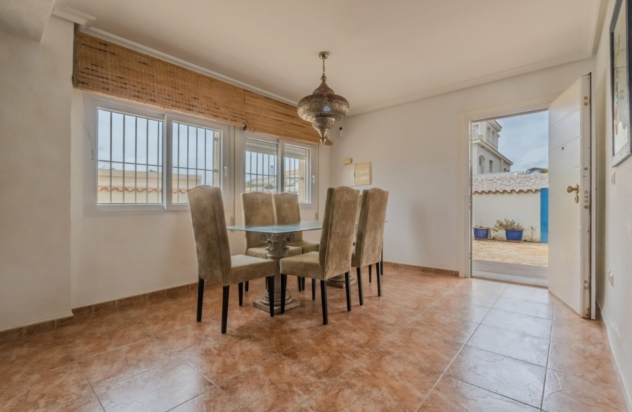 Resale - Villa - La Manga del Mar Menor - Playa del Estacio
