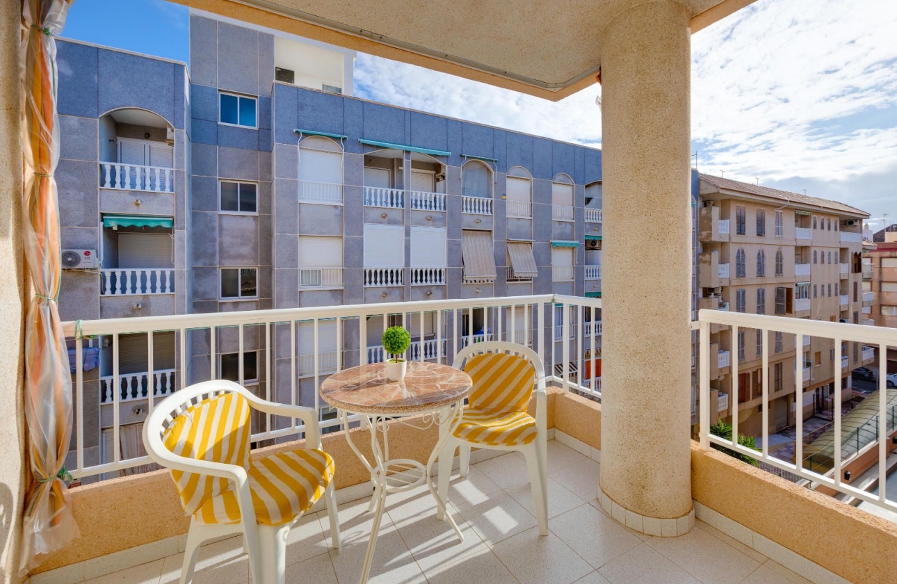 Resale - Apartment - Torrevieja - El Acequión - Los Náufragos