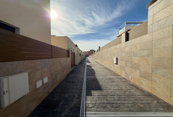 Resale - Villa - Los Montesinos