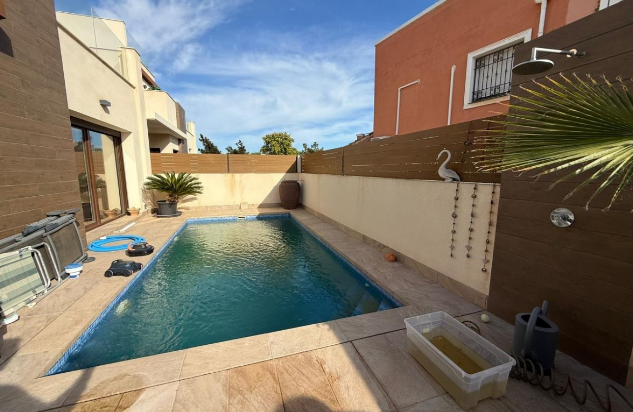 Resale - Villa - Los Montesinos