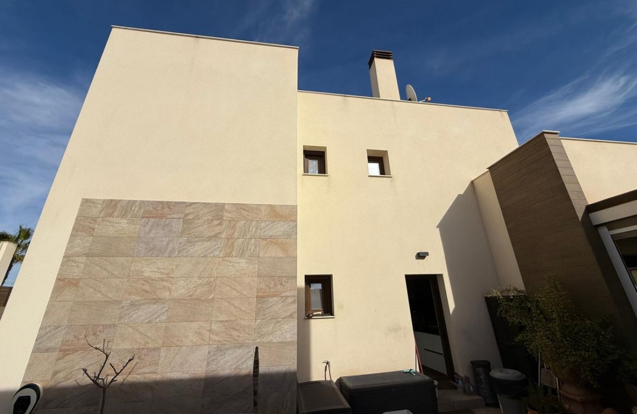 Resale - Villa - Los Montesinos