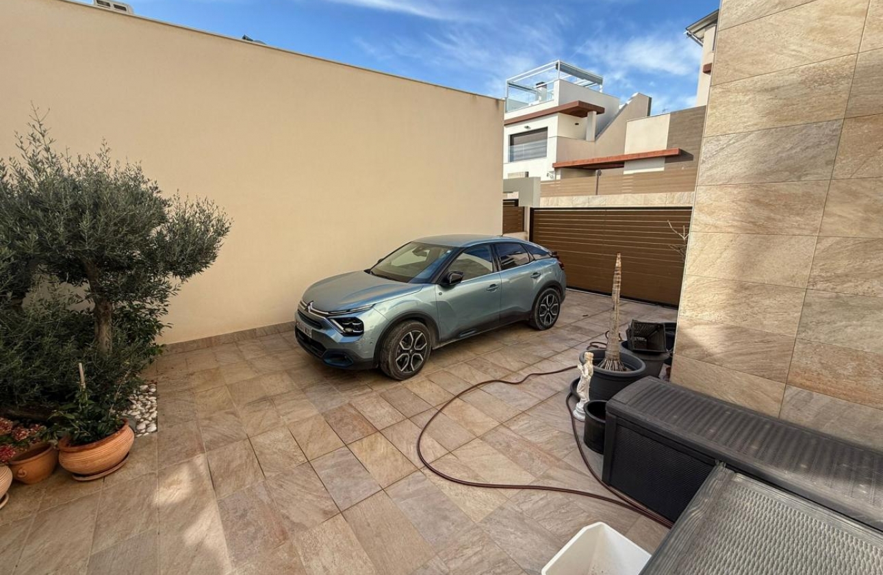 Resale - Villa - Los Montesinos