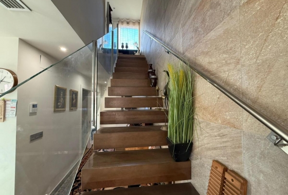 Resale - Villa - Los Montesinos