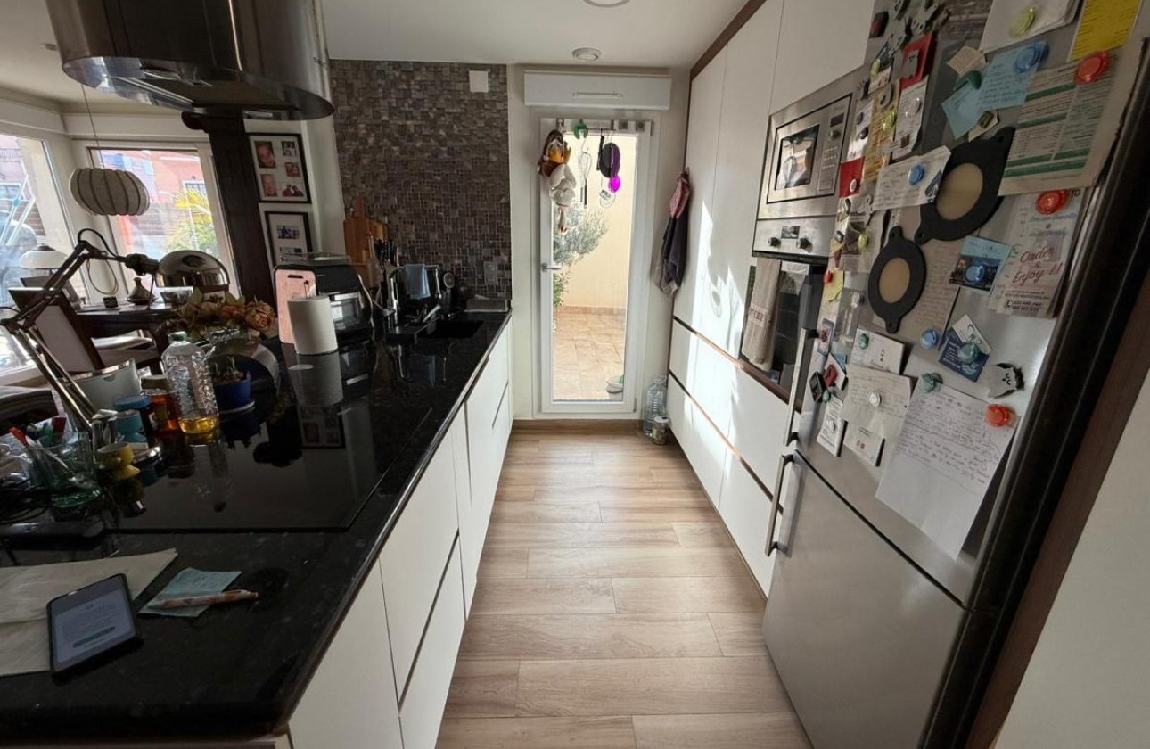 Resale - Villa - Los Montesinos