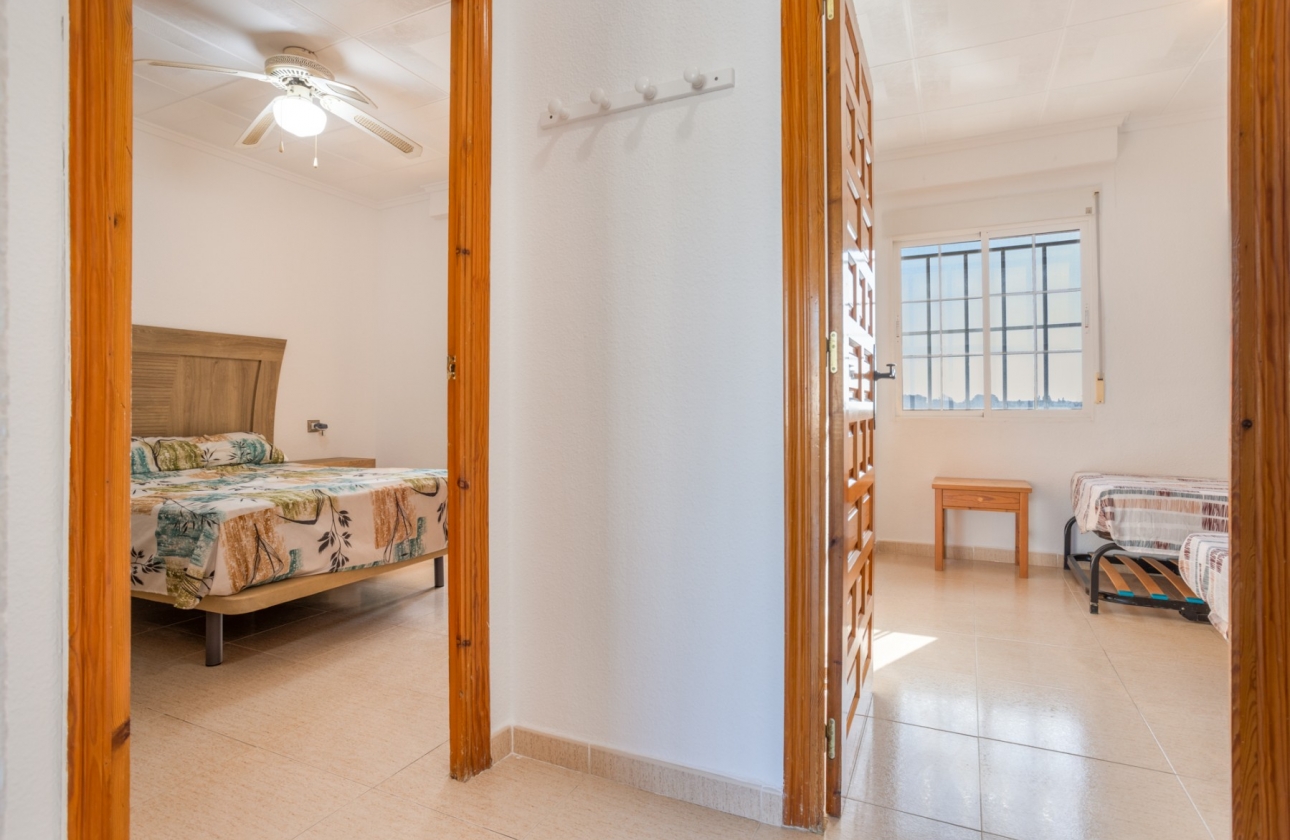 Resale - Villa - Torrevieja - Urbanización San Luis