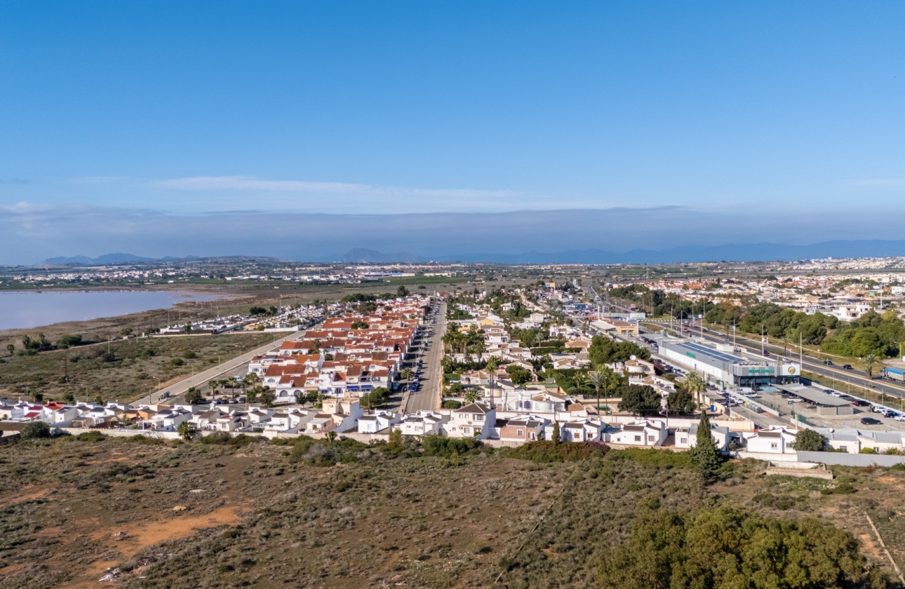 Resale - Villa - Torrevieja - Urbanización San Luis