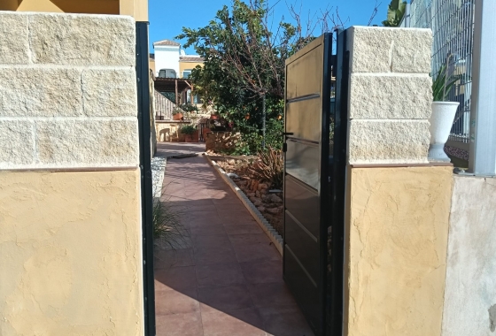 Resale - Apartment - Los Montesinos - La Herrada